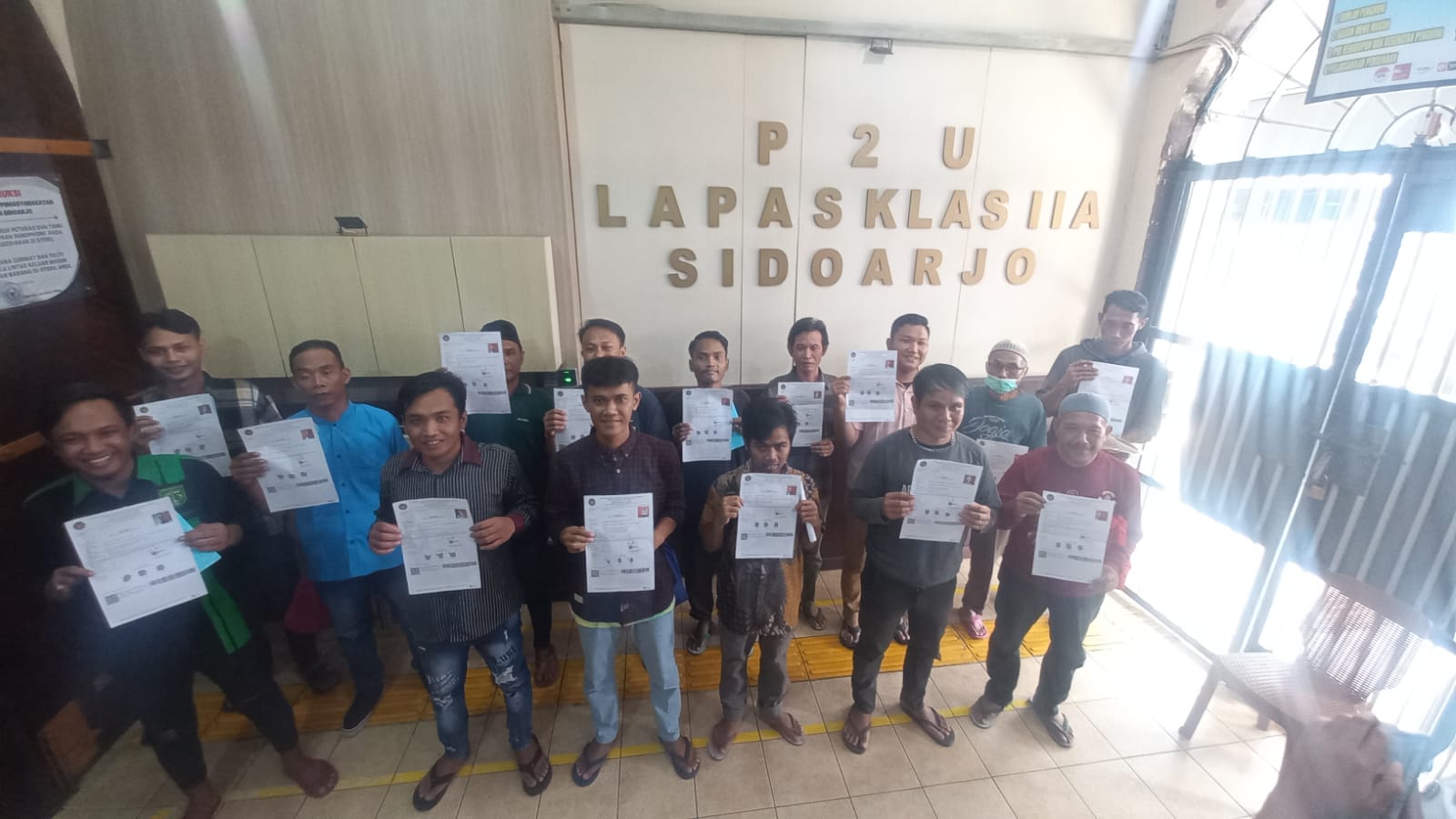 17 Warga Binaan Lapas Sidoarjo Terima Hak Integrasi, 15 PB DAN 2 CB Bebas Hari Ini