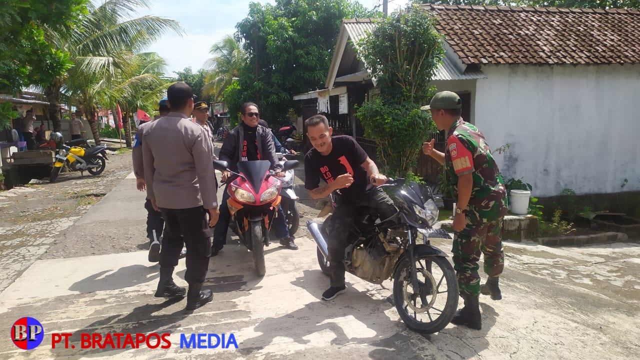 Berikan Rasa Aman, Babinsa dan Babinkamtibmas Laksanakan Patroli