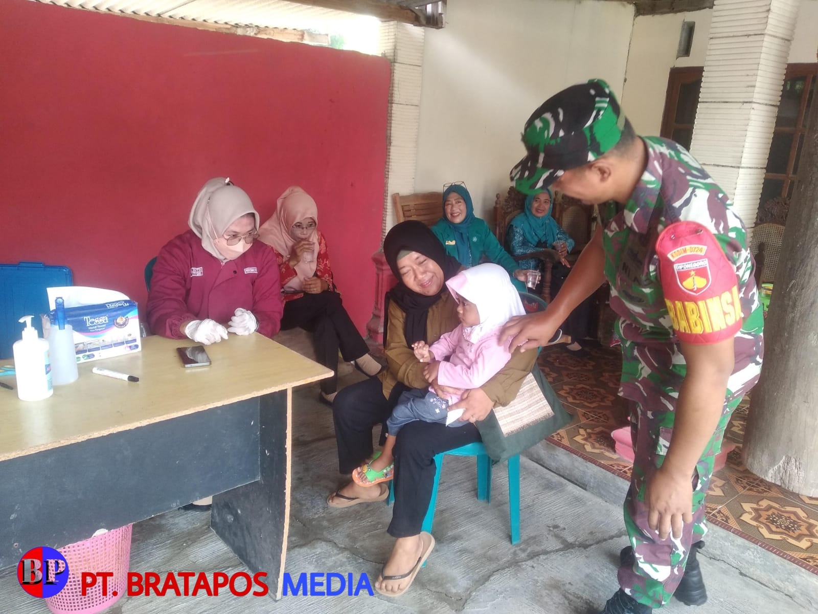 Babinsa Turut Andil Suksesnya Imunisasi Polio