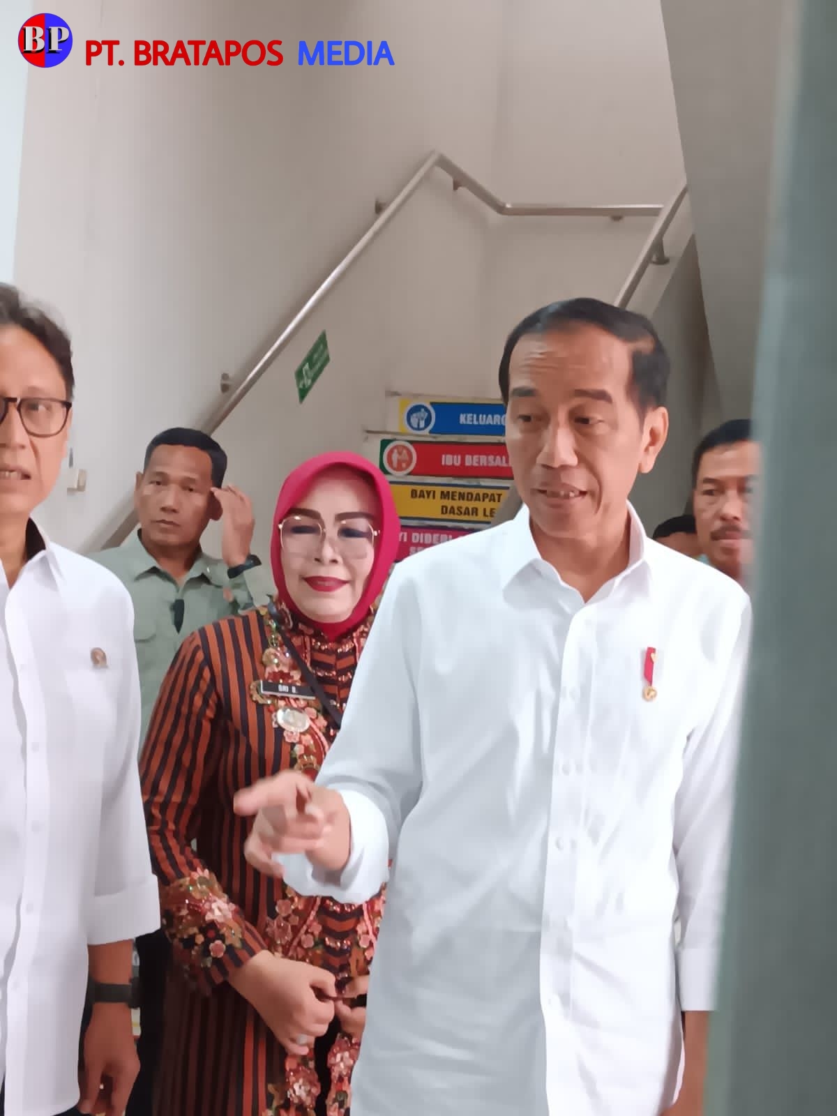 Bupati Grobogan Dampingi Presiden Jokowi Bagikan Sertifikat dan Sembako