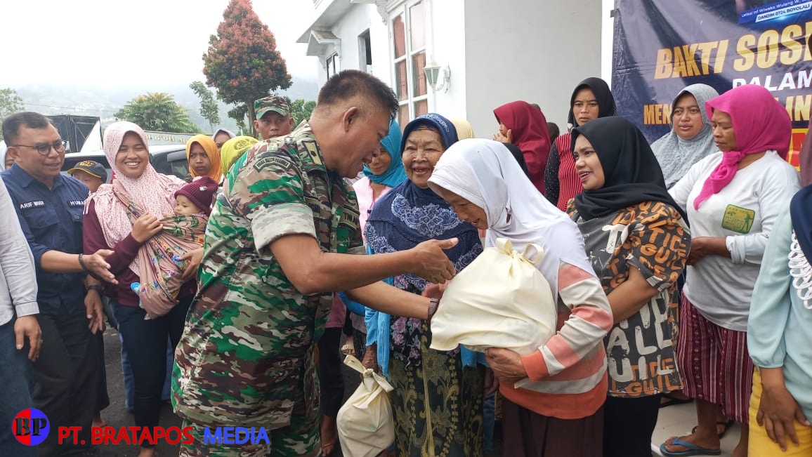 Wujudkan Pemilu Damai, Sinergritas TNI Polri Boyolali Laksnakan Baksos dan Pembersihan Pasar Kaki Gunung Merapi