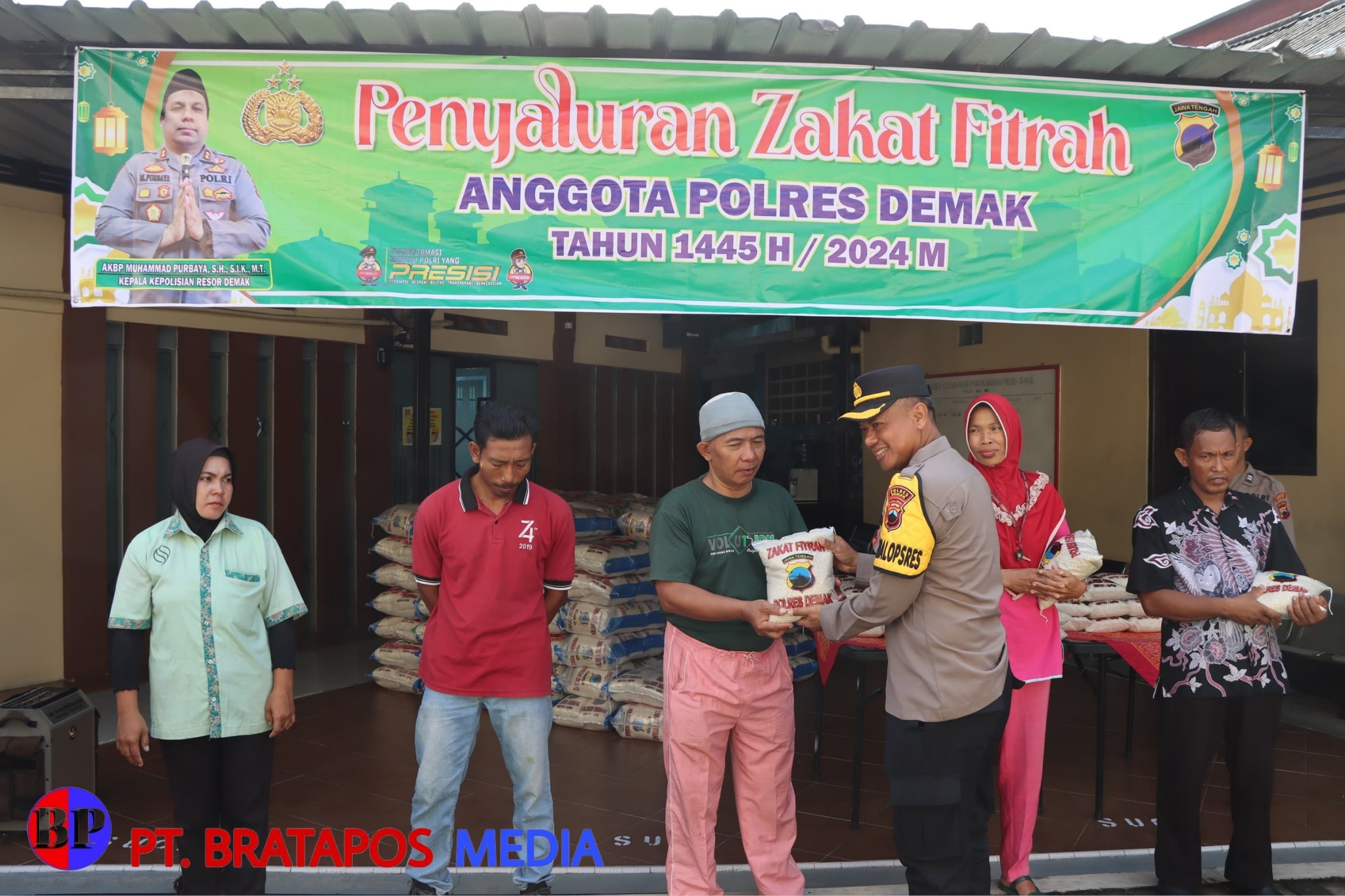 Jelang Idul Fitri, Polres Demak Bagikan 2,9 Ton Beras Zakat Fitrah