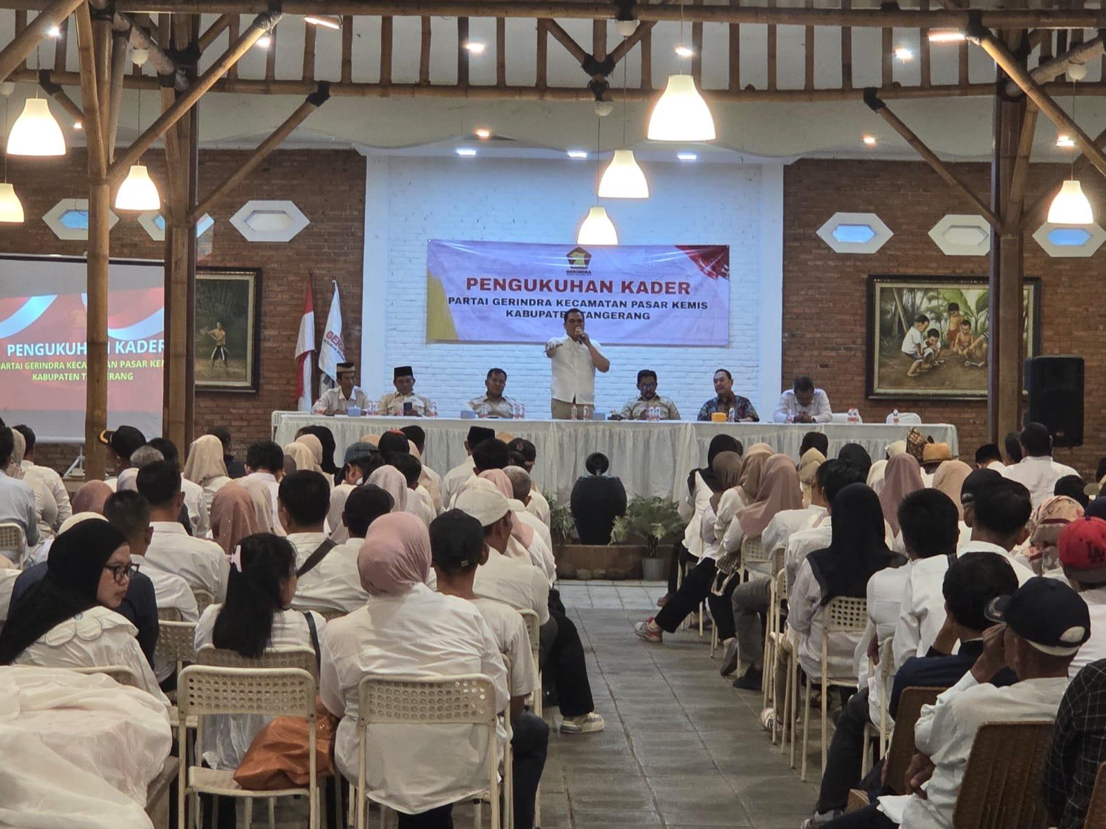 240 Warga Pasarkemis Resmi Dikukuhkan Jadi Kader Gerindra