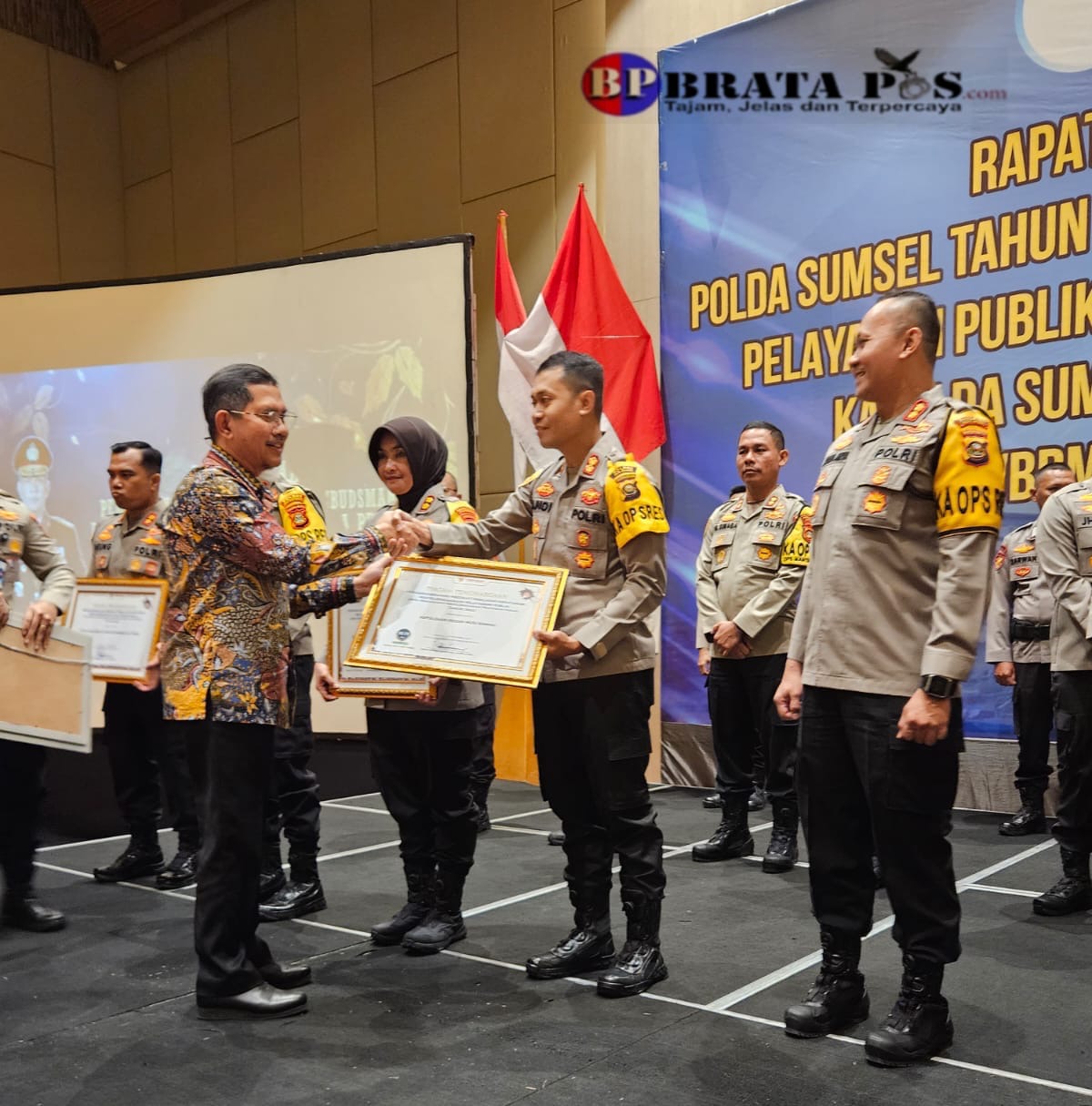 Kapolres Musi Rawas Terima Langsung Penghargaan Dari Ombudsman RI