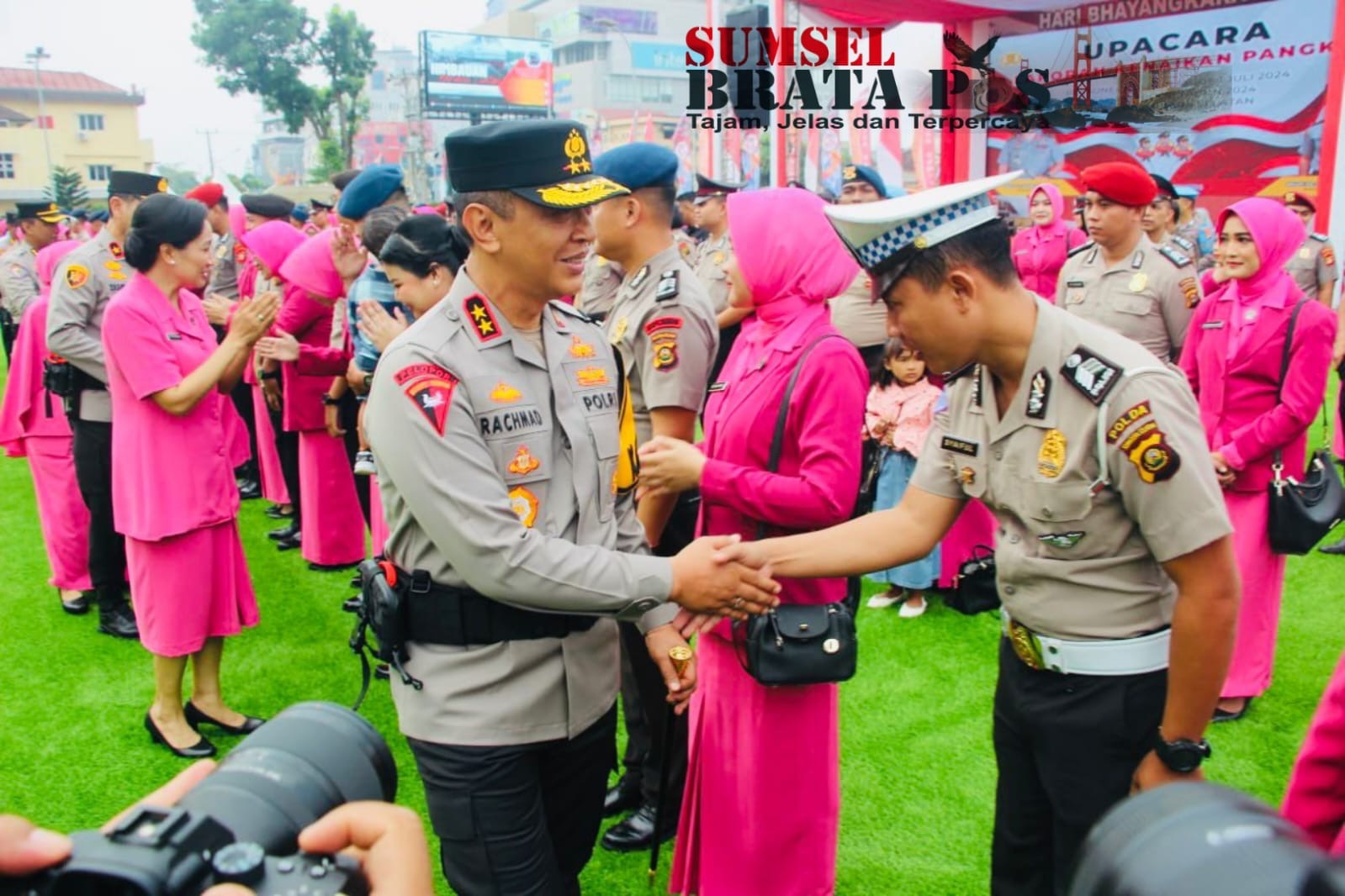 Terima Korps Raport Kenaikan Pangkat 855 Personel, Kapolda Sumsel Irjen A Rachmad Wibowo : Beradalah di Open Area