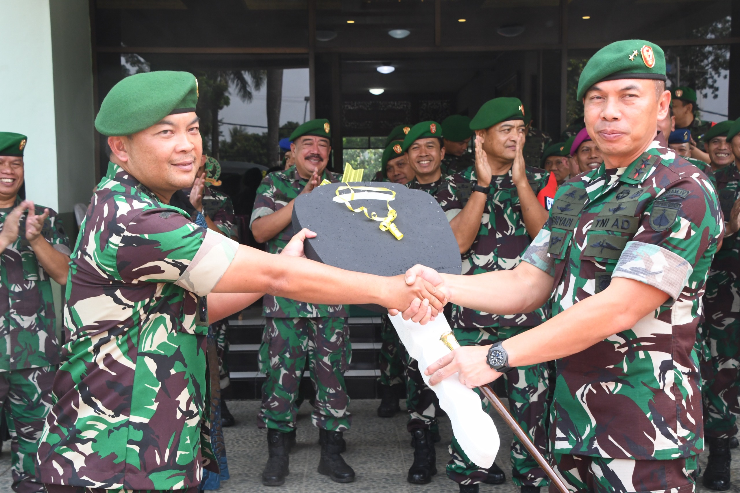 Pangdam Resmikan Penggunaan Kendaraan dan Alat Musik Ajendam IV/Diponegoro