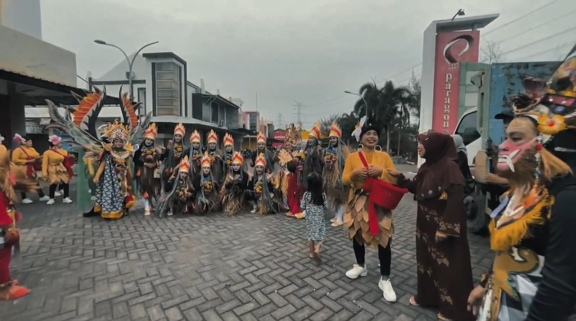 Pawai Tumpeng dan Ogoh-Ogoh Ramaikan Sedekah Bumi di Salah Satu Desa di Gresik