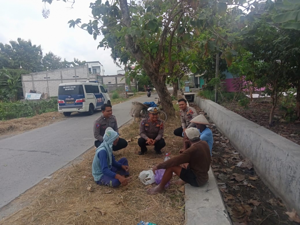 Blusukan ke Perkampungan, Sat Lantas Polres Grobogan Sosialisasikan Kamseltibcarlantas