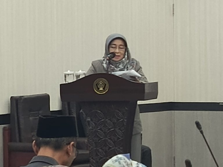 Pandangan Umum Fraksi DPRD Kabupaten Blitar Tanggapi Penjelasan Bupati Soal Ranperda RPJPD 2025-2045
