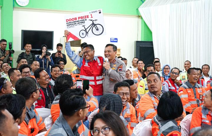 Irjen Pol Ahmad Luthfi Ajak Karyawan PT SBI Cilacap, Jaga Kamtibmas untuk Iklim Usaha yang Inklusif dan Berkelanjutan