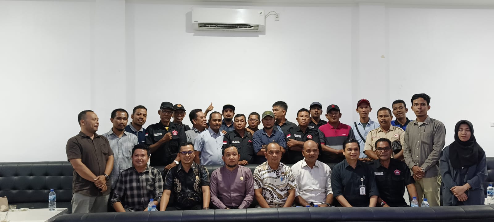 Jelang Pilkada KIP Nagan Raya Temu Ramah Dengan Sejumlah  Jurnalis Di Caffe JK