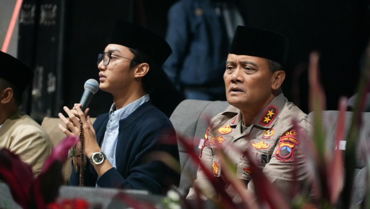 Dekat dengan Ulama, Irjen Pol Ahmad Luthfi Sholawatan di Wonosobo