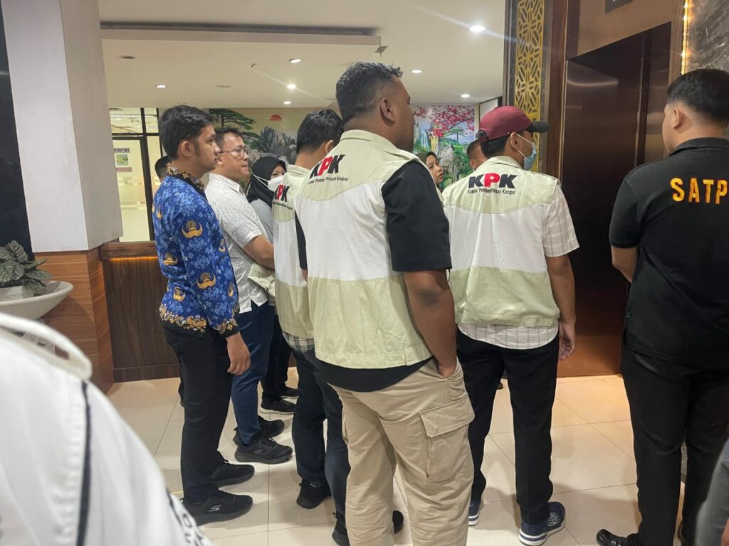 KPK Geledah Rumah Walikota Semarang Ada Apa?