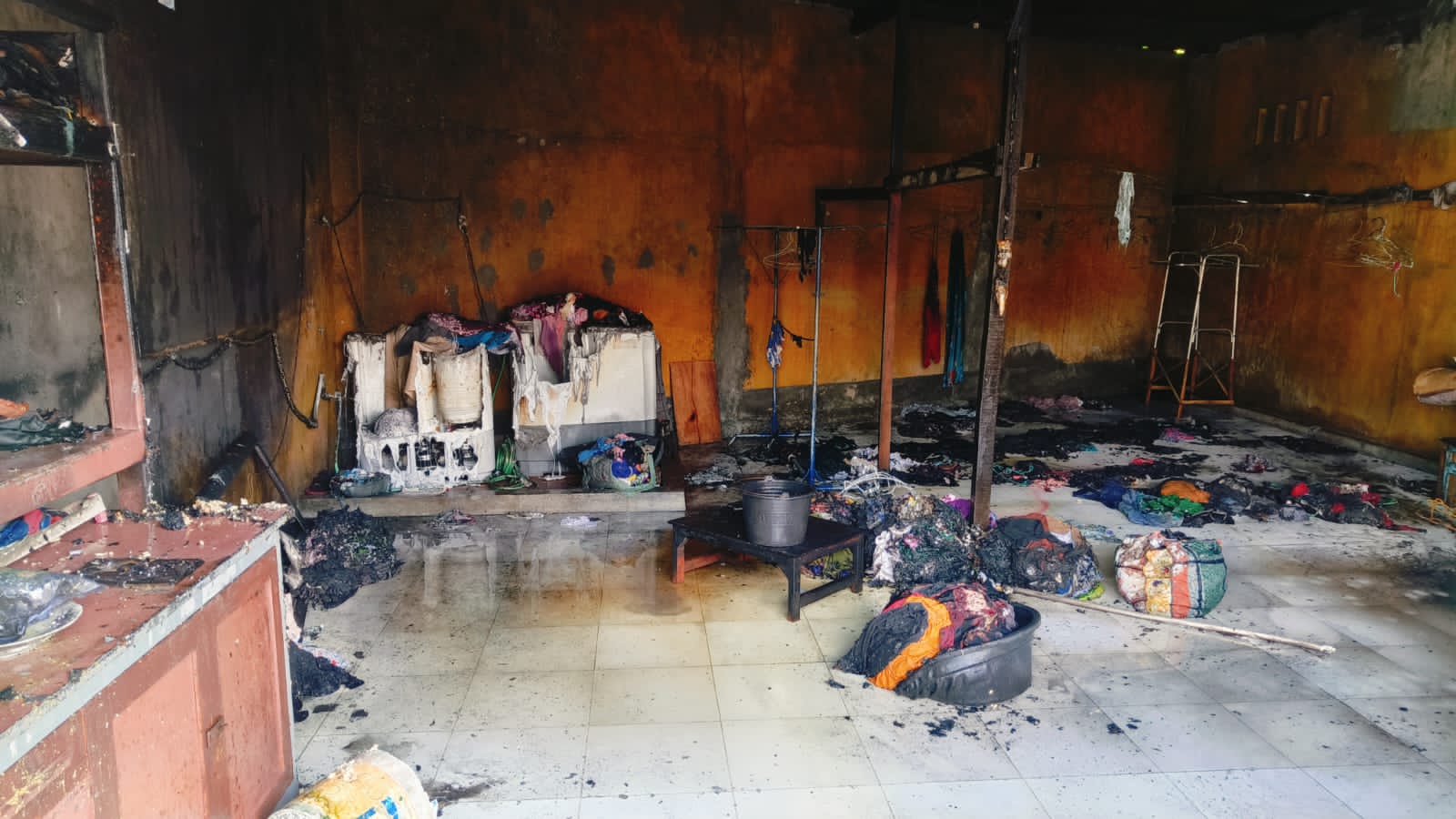 SebuahTempat Laundry Di Ampenan Terbakar Gegara Tabung Setrika Uap