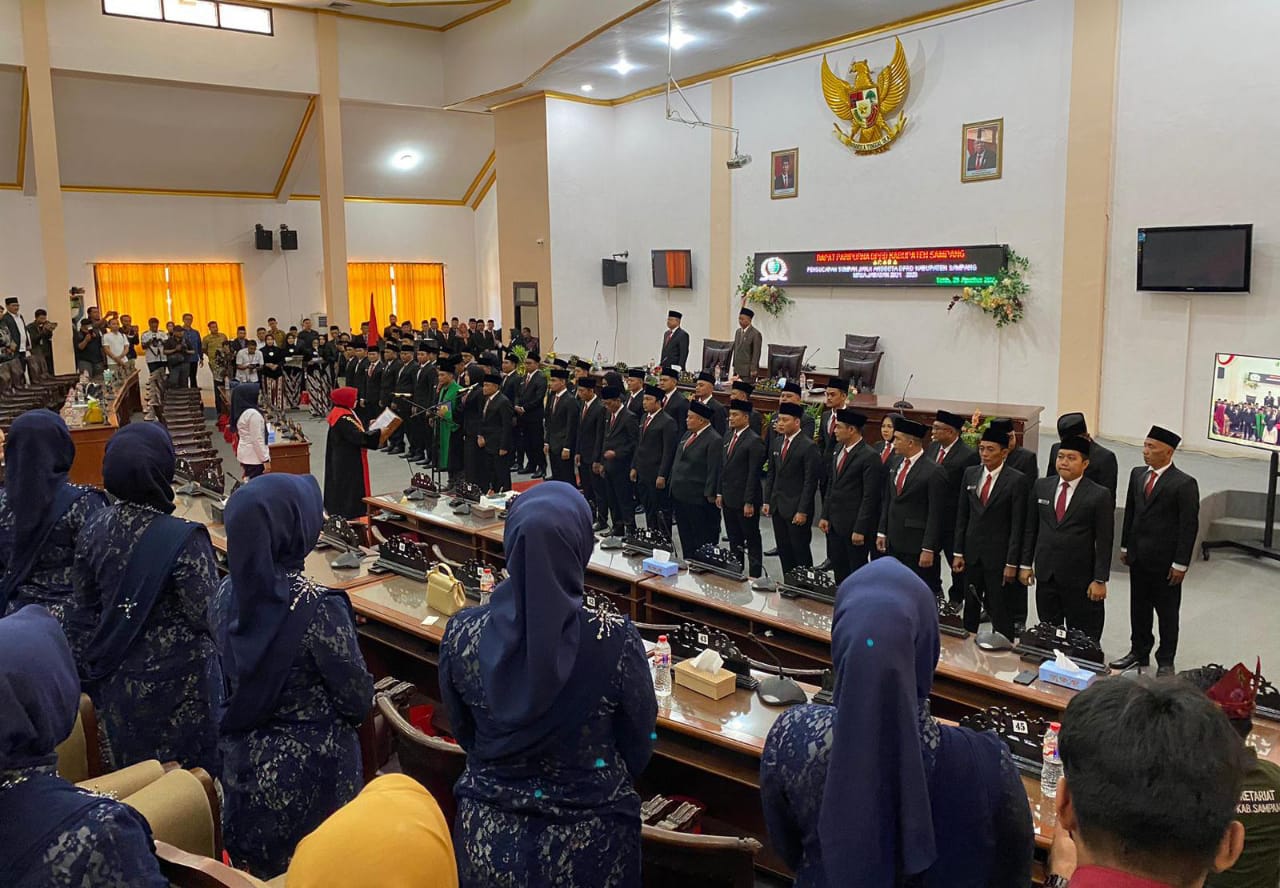 Pelantikan 45 Anggota DPRD Kabupaten Sampang Berjalan Lancar Dan Khidmat