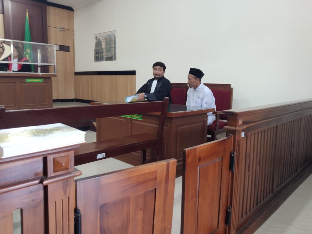 Mahfud, Suami Korban Perampokan Dan Pembunuhan Terhadap Agen BRI Link Dihadirkan Di PN Gresik