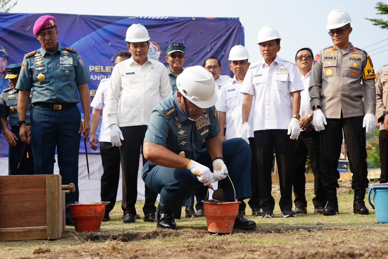 KSAL dan Plt. Bupati Sidoarjo Hadiri Peletakan Batu Pertama Pembangunan Yasbhim 3