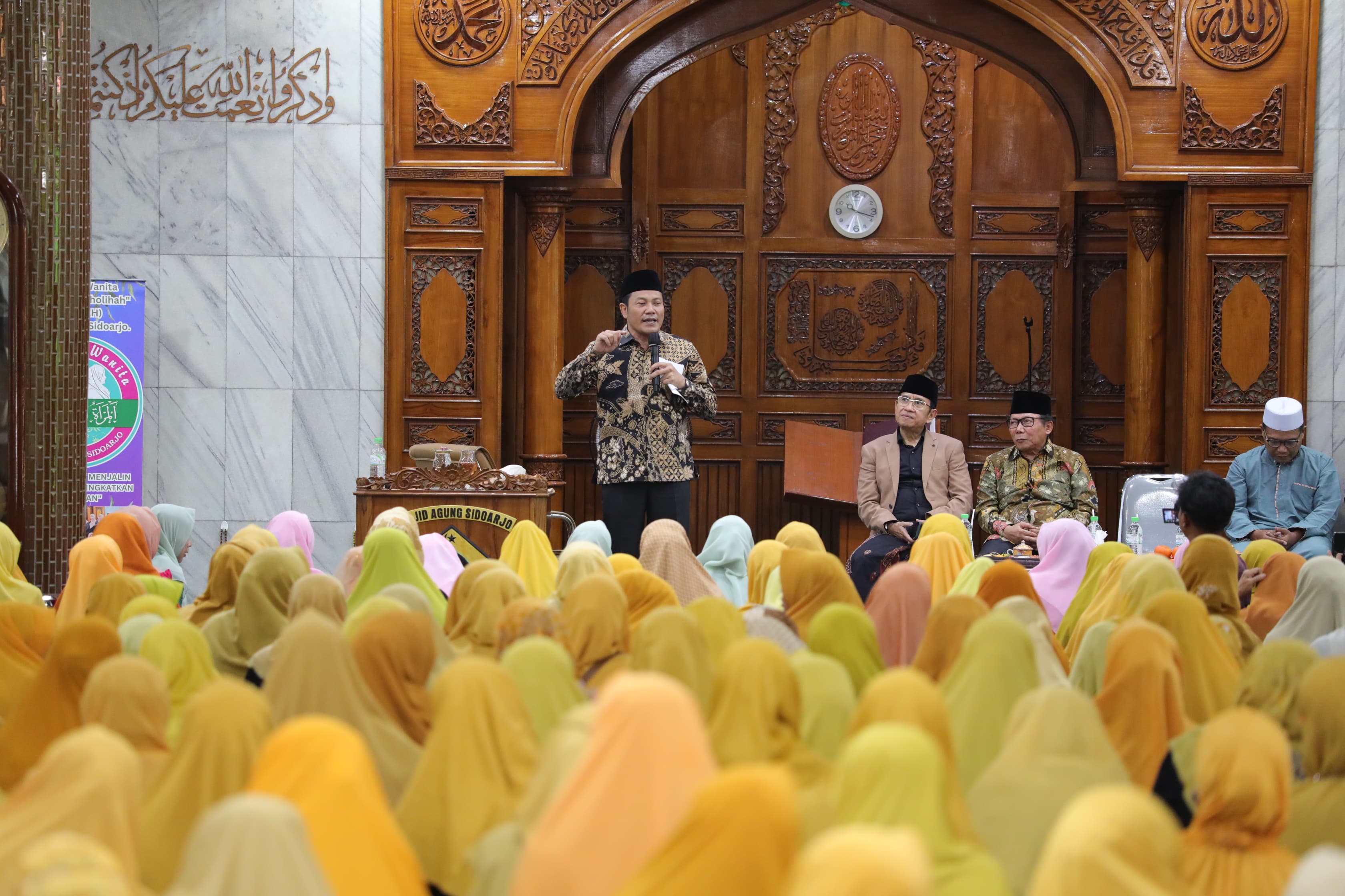 Hadiri Peringatan Maulid Nabi, Plt. Bupati Sidoarjo Pesan Teladani Sifat Nabi