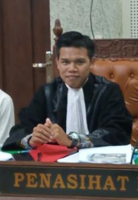 Kisah Inspiratif "Munazir Aziz", S.H. Pengacara Muda Asal NTB Yang Cukup Sukses Mewujudkan Mimpi di Tanah Air