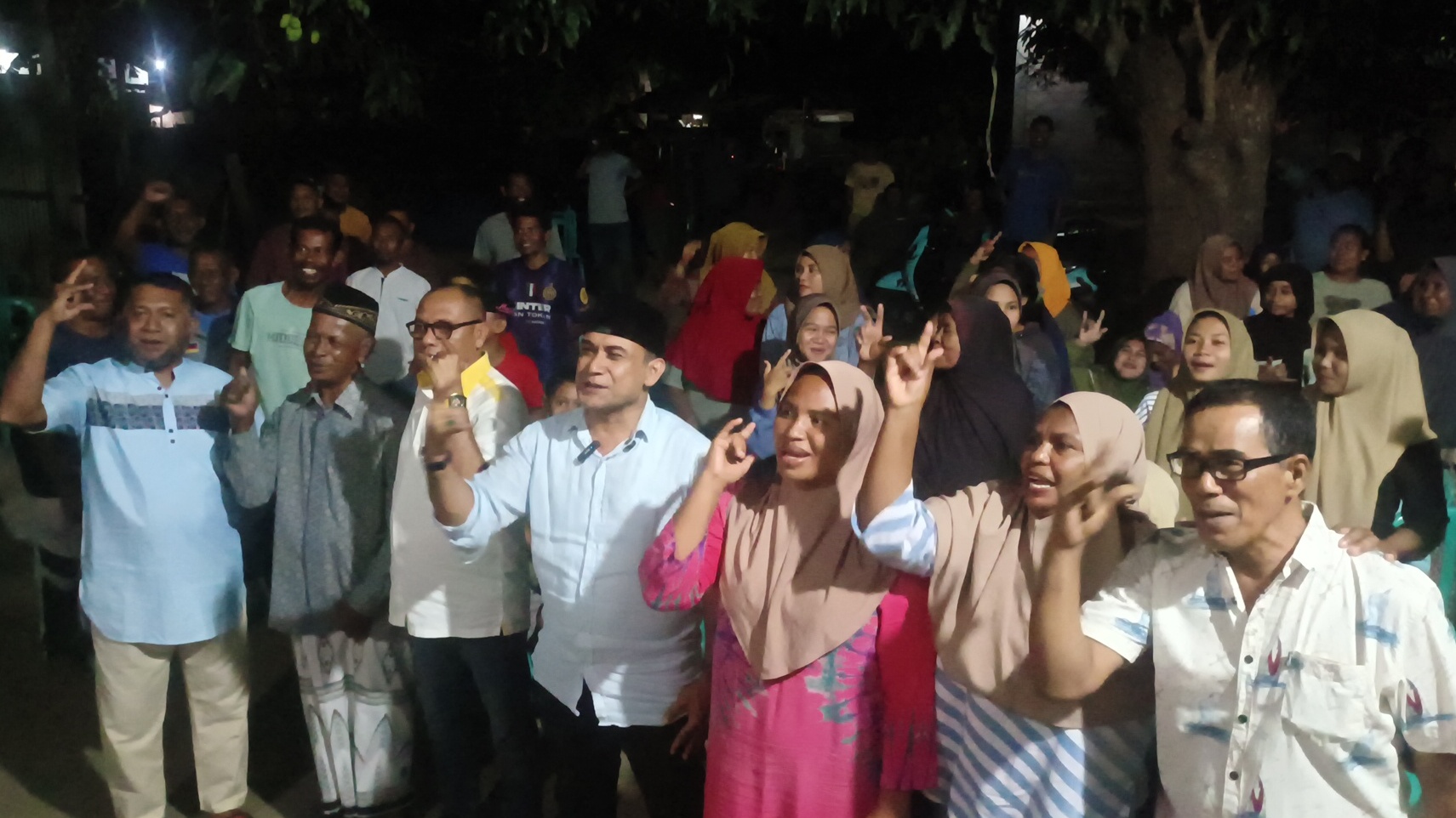 Kampanye Dialogis Pasangan Basis Di Desa Lala Disambuat Ratusan masyarakat