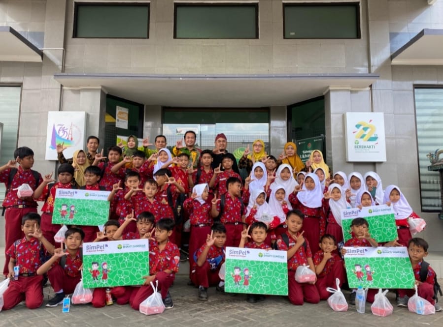 BPRS Bhakti Sumekar Sambut Kedatangan Siswa SDN Rombeng Rana Sungkek
