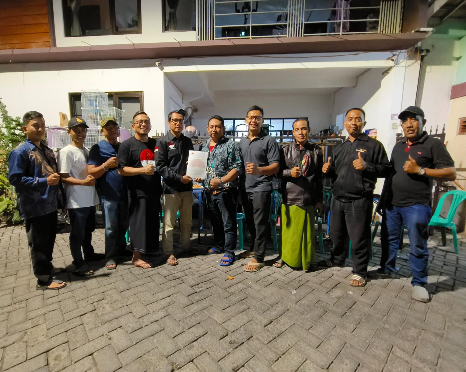 Ketua DPC JAWARA BERSATU Kota Surabaya Serahkan Sk Dpac Krembangan & Dpac Bubutan