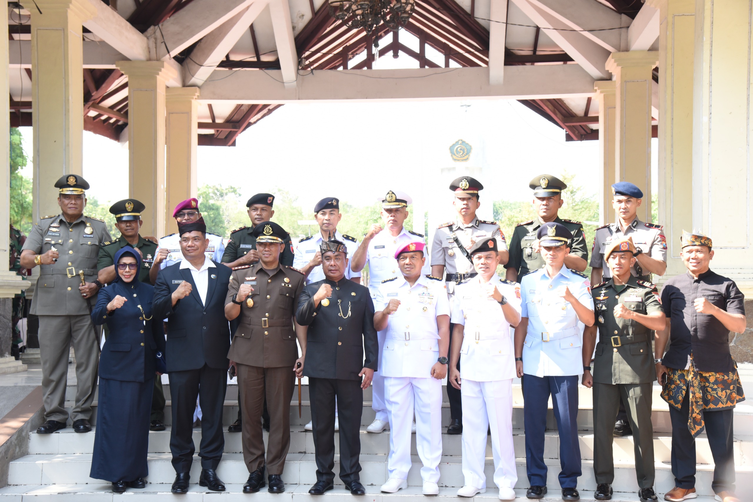 Pjs. Bupati Sidoarjo Memimpin Upacara Hari Jadi Ke-79 Provinsi Jawa Timur Tahun 2024