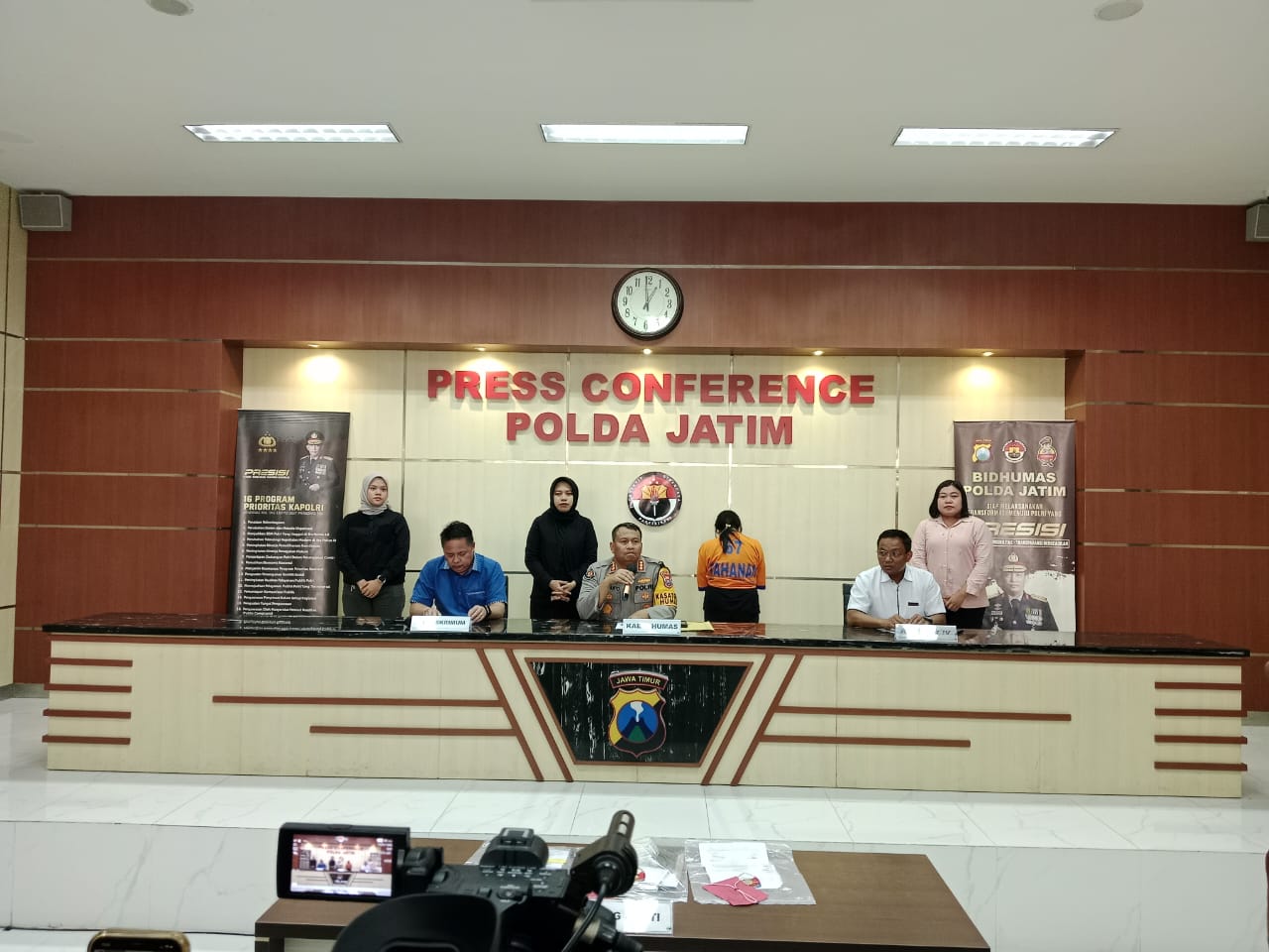 Polda Jatim, Gelar Pres Release Terkait Dugaan Tindak Pidana Kekerasan Fisik Dalam Lingkup Rumah Tangga
