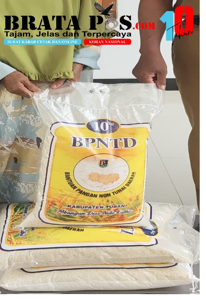 Masa Kampanye, Dinsos Tuban Justru Bagikan Bantuan Beras Berlogo Mbangun Deso Noto Kutho