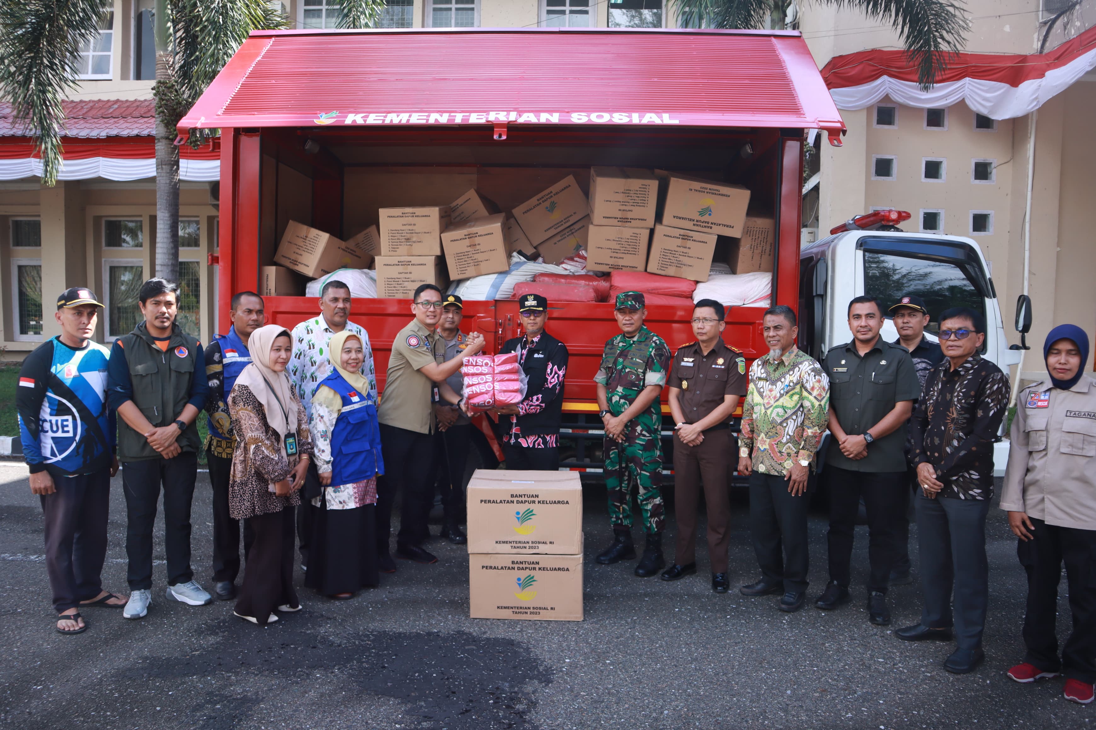 Tangani Bencana, Pemkab Nagan Raya Terima Bantuan Logistik dari Kemensos RI