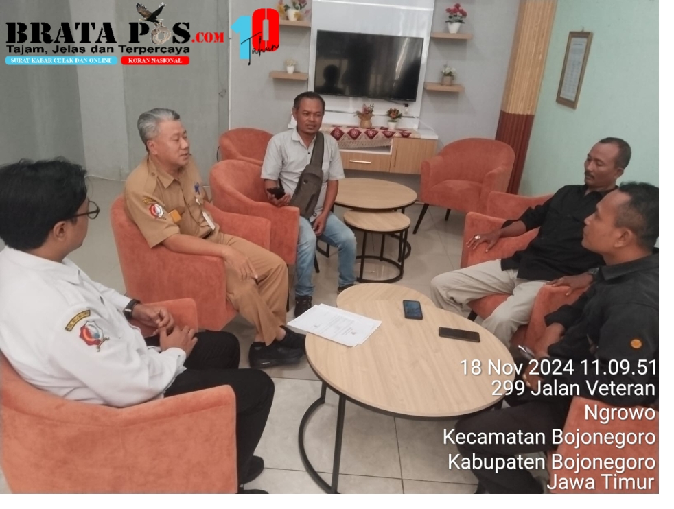 Para wartawan audensi dengan DPMPTSP terkait Tambang Tanah Urug Di Dusun Kentong Sumberjo Trucuk,