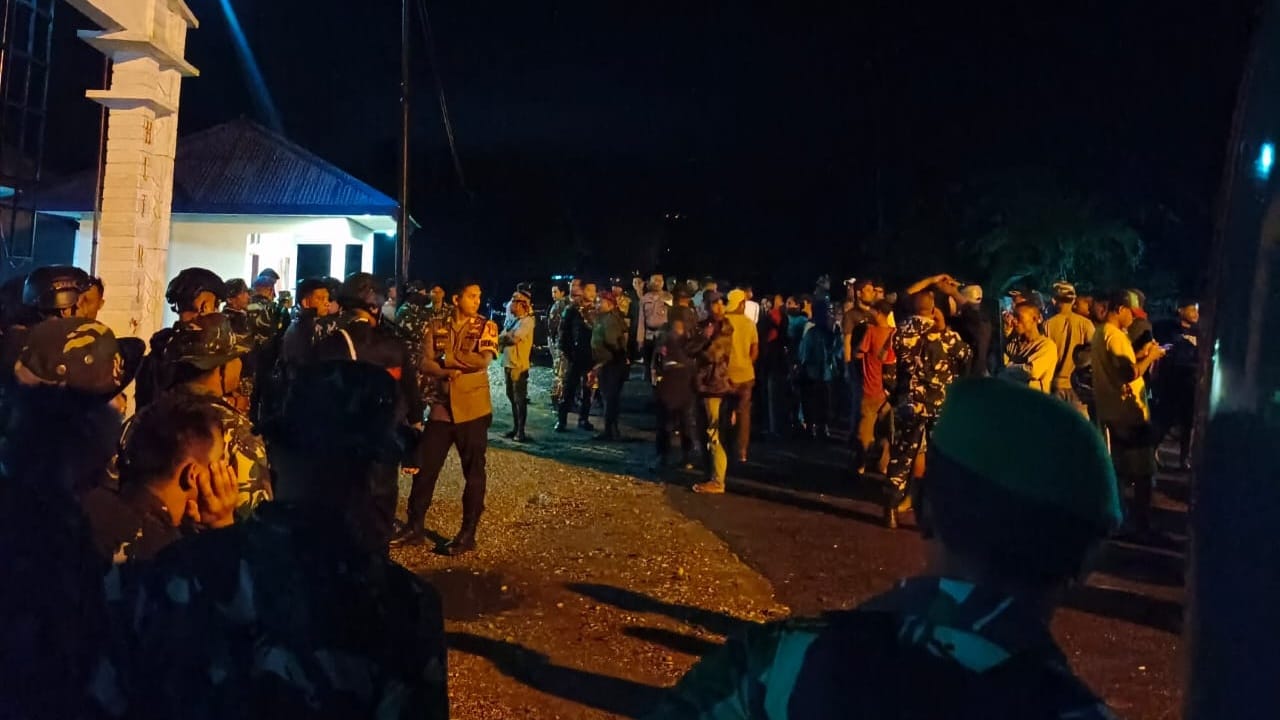 Dugaan Ada Kecurangan Pendukung Amanah Desak Buka Kotak Suara TPS 2 Desa Debowae