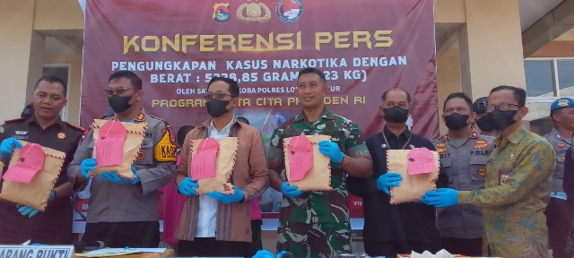 Polres Lombok Timur Amankan 2 Pelaku Pengedar Beserta Barang Bukti Narkotika Jenis Sabu, Seberat 5,228,58 Kilogram
