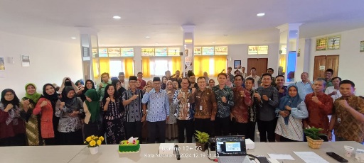 Komunitas BGP Gelar Kegiatan Sosialisasi Pengelolaan Kinerja Guru, Kepala Sekolah dan Pengawas Sekolah di SMKN 3 Mataram