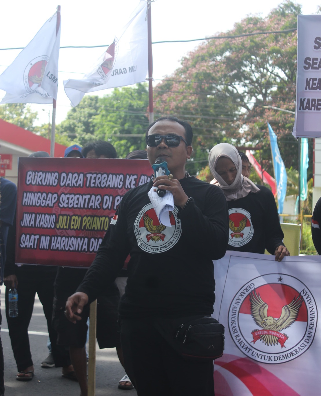 Pertanyakan Proses Hukum Oknum GM PLN Pringgabaya Lotim, LSM GARUDA INDONESIA Adakan Aksi Ke PLN Wilayah NTB dan Polres Mataram