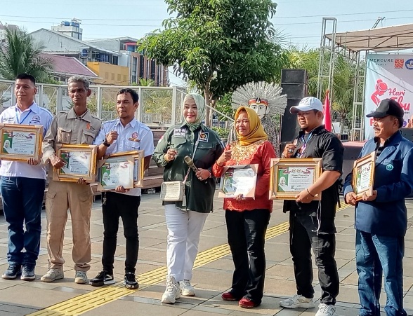 PWDPI DKI Jakarta Ikut Memeriahkan Festival Hari Ibu 2024 di Kota Tua ; Perayaan yang Penuh Makna dan Berikan Apresiasi Untuk Perempuan