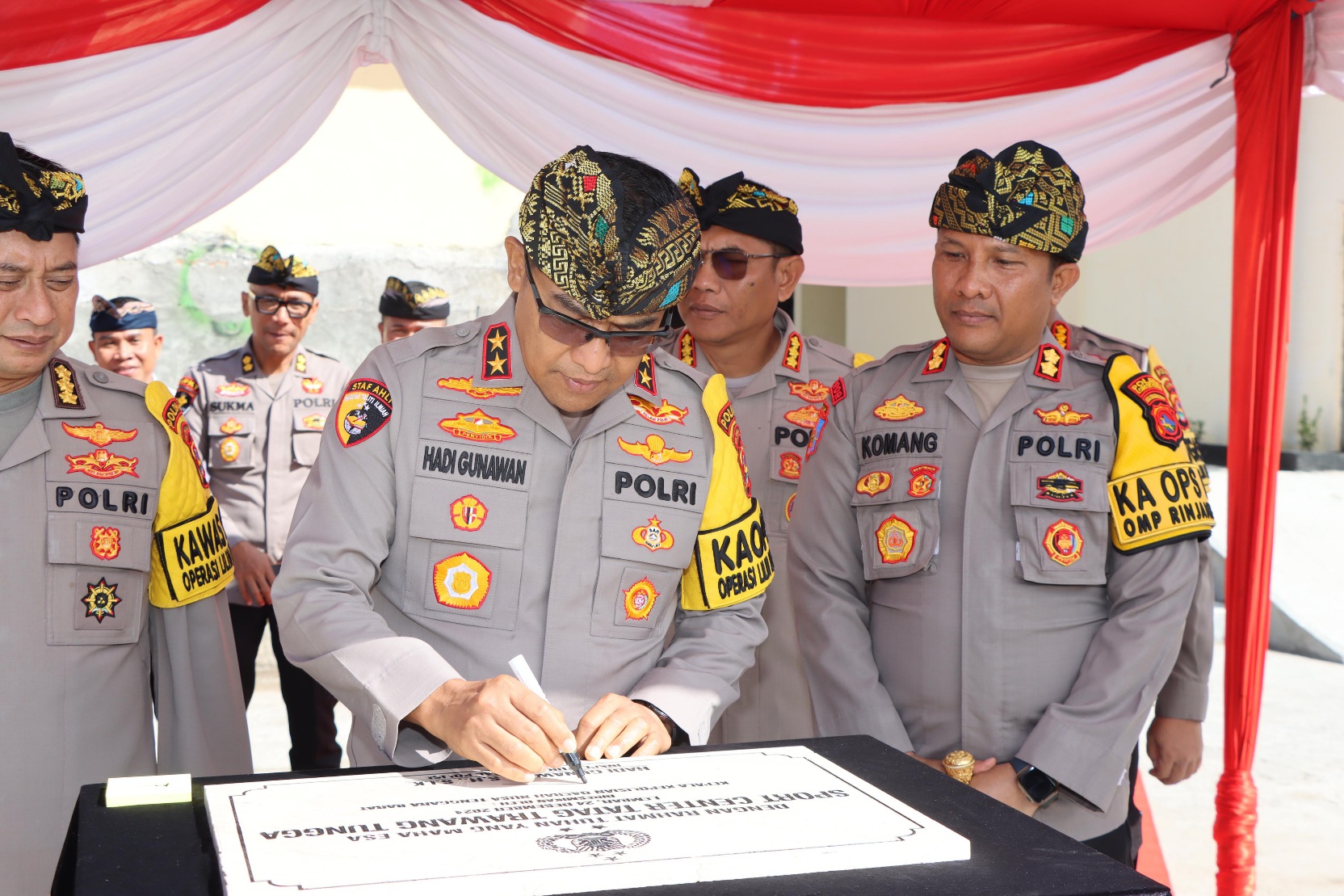 Kapolda NTB Beri Reward Prestasi dan Resmikan Sport Center Polres Lombok Barat