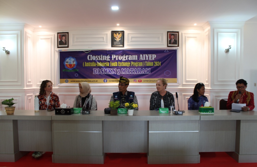 Closing Ceremony Programe AIYEP 2024: Giat SMKN 3 Mataram di Penghujung Tahun Bersama Tamu Australia