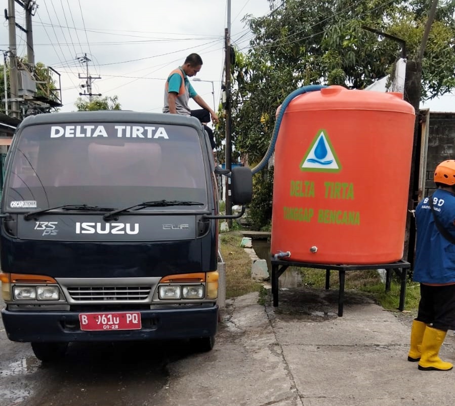 5 Tandon Air Bersih Disiapkan Perumda Delta Tirta untuk Warga Terdampak Banjir di Kecamatan Candi