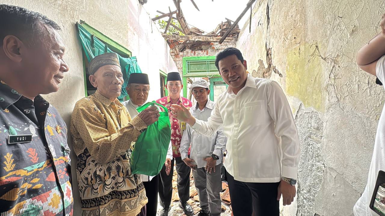Plt. Bupati Sidoarjo Sidak RTLH Warga Sebatangkara di Desa Gisik Cemandi