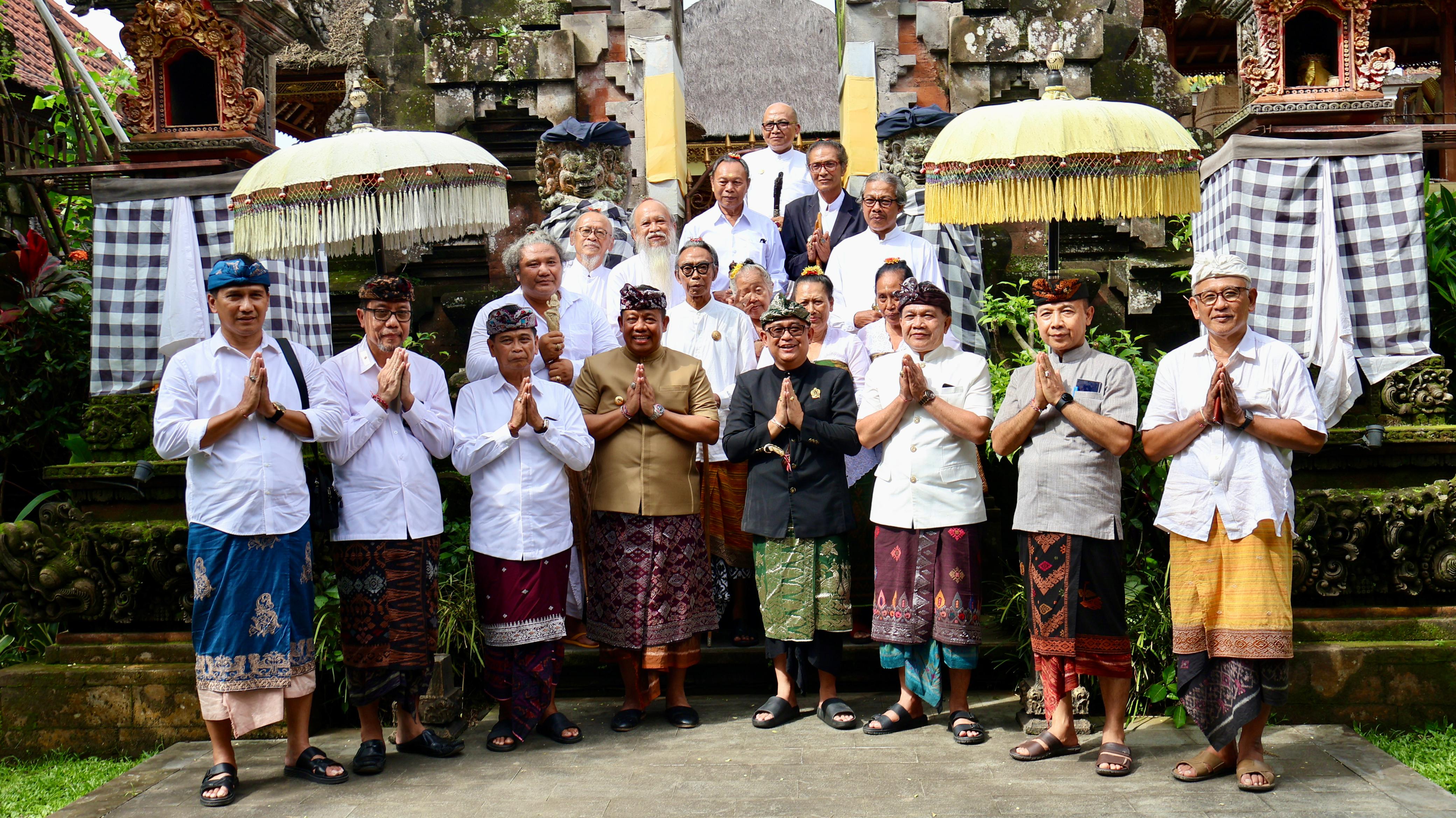 Jelang Akhir Masa Jabatan, Pj. Gubernur Bali Pamitan dan Mohon Doa Restu di Puri Kauhan Ubud