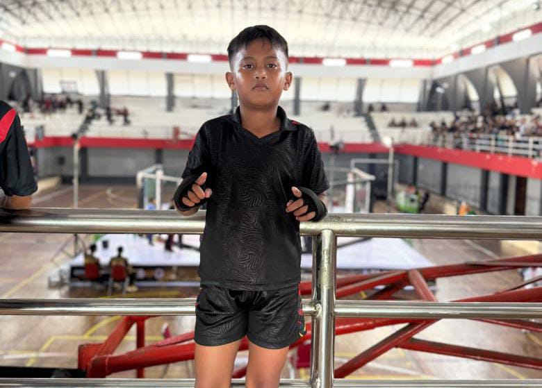 Usia 10 Tahun, Elanno Arka Sabet Emas Kejurprov IBCA MMA Jatim di Kota Blitar