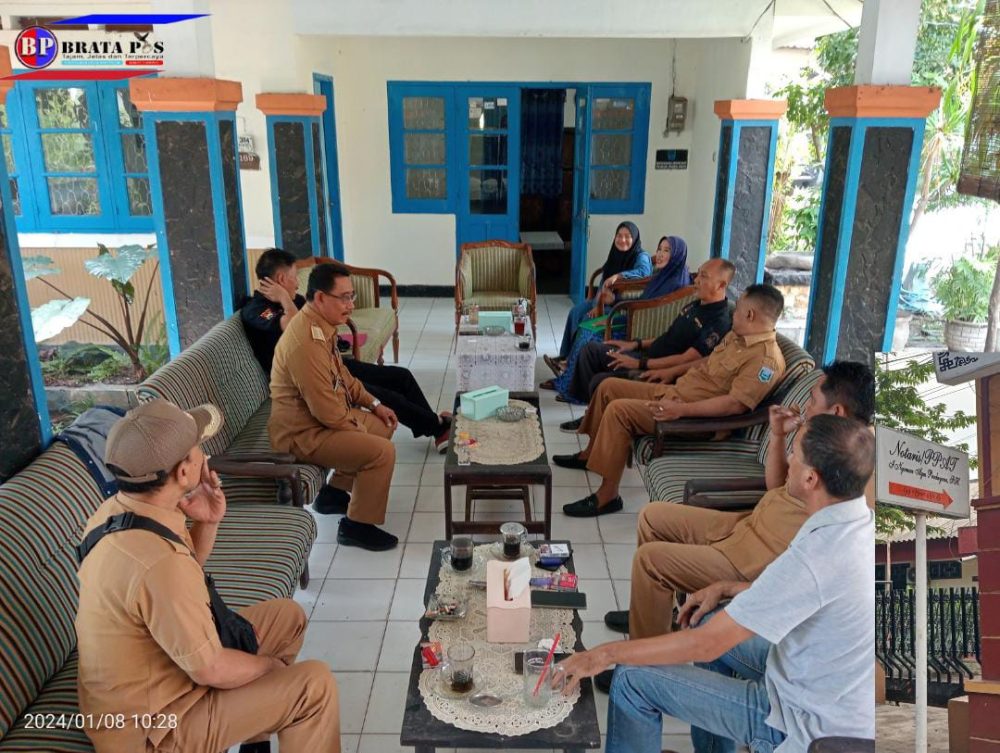 Merasa Ditipu Notaris/PPAT I Nyoman Agus Pradnyana, Hj Nur Adukan Masalahnya Ke Camat Gending