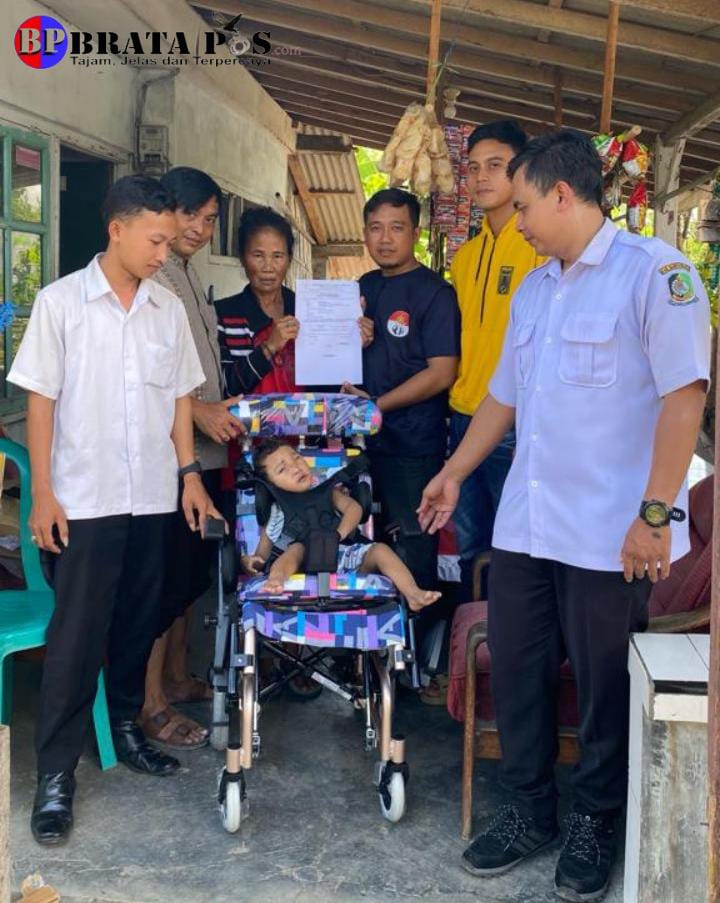 Program Nyata: Satgas PPA Banyuwangi, Beri Bantuan Kursi Roda Anak-Anak Disabilitas