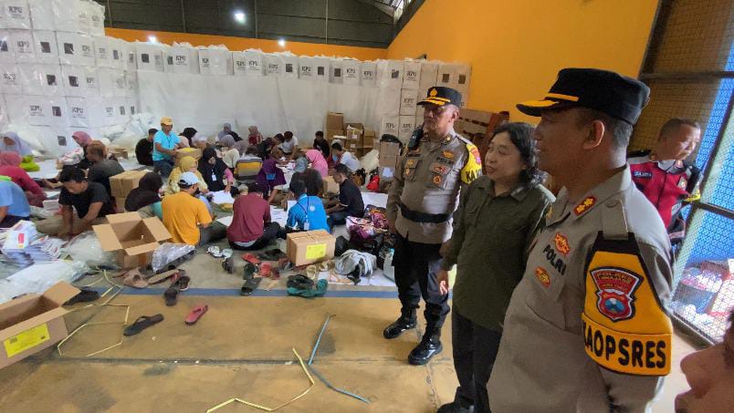 Pastikan Keamanan, Kapolres Tinjau Gudang Logistik KPU dan Tugaskan Anggota 24 Jam