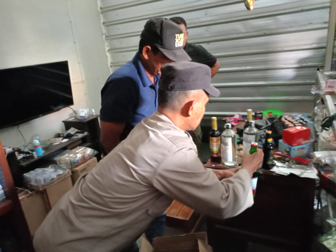 Penjual Miras/Mihol Di Dusun Bringkang Disikat Polsek Menganti