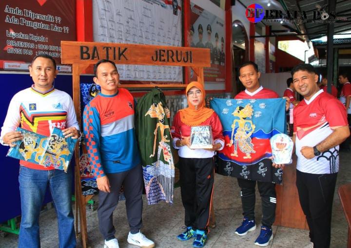 Kreatif &amp; Membanggakan, Petugas Lapas Banyuwangi Borong Hasil Karya Warga Binaan