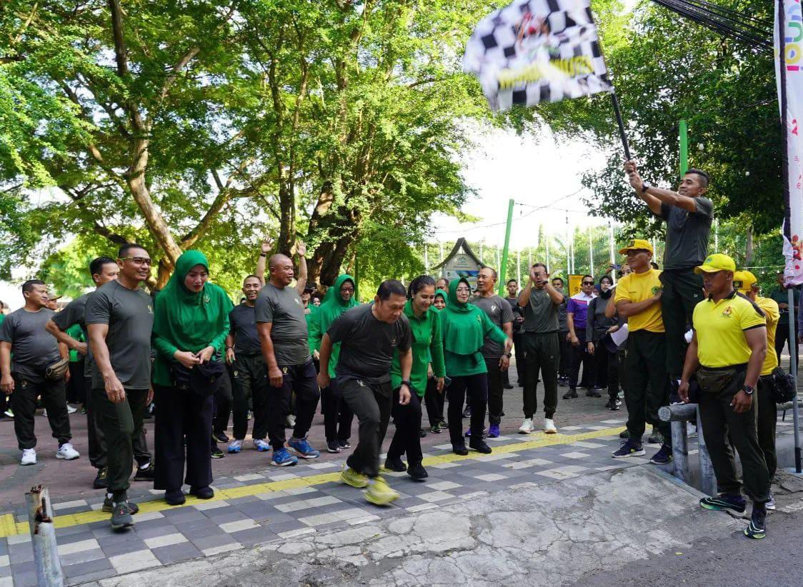 Dandim 0825/Banyuwangi Ikuti Jalan Sehat Apel Komandan Satuan Kodam V/Brawijaya TA.2024