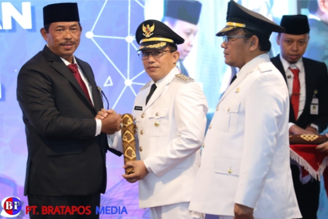 Pj Gubernur Jateng Lantik Pj Bupati Tegal dan Kudus