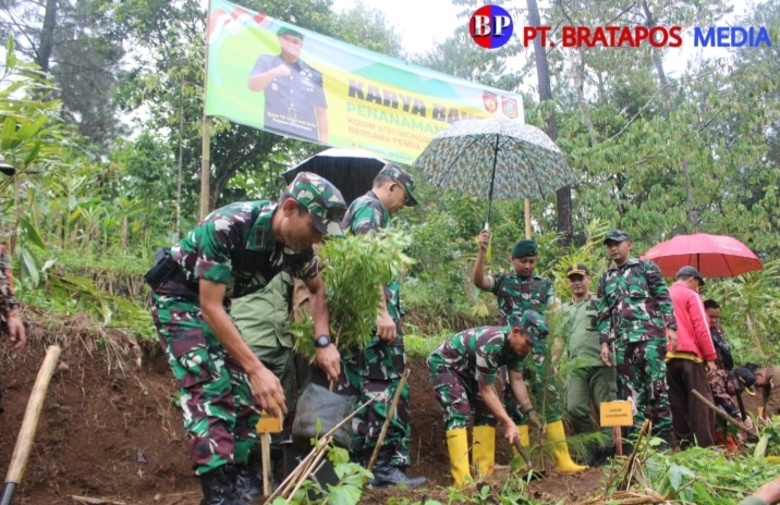 Kasdam IV/Diponegoro Bersama Masyarakat dan Forkopimda Wonosobo Gotong Royong Lestarikan Alam